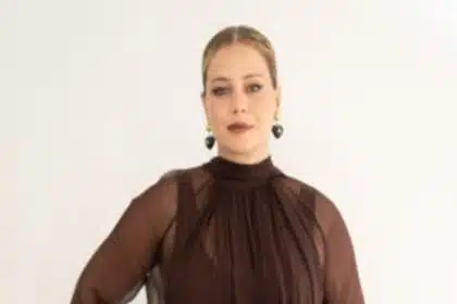 Leandra Leal mostra seus dois filhos se divertindo em casinha de madeira e surpreende
