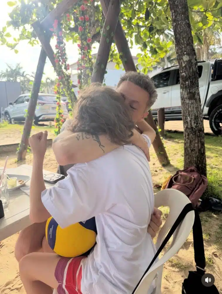 Antes, Lucas Lima viajou com seu filho com Sandy para Ubatuba