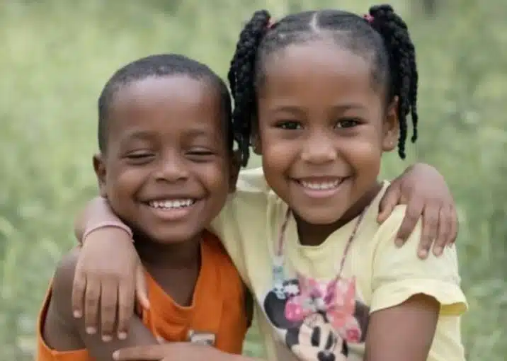 Ex-mulher do padrasto afirmou que quer a volta das duas crianças