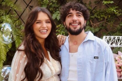 Rafa Kalimann mostra a recém-nascida com os olhos abertos