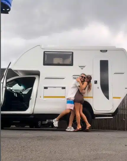 Lucas Lima ao lado de sua namorada