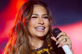 Simone Mendes mostra a filha aprendendo a andar de bicicleta