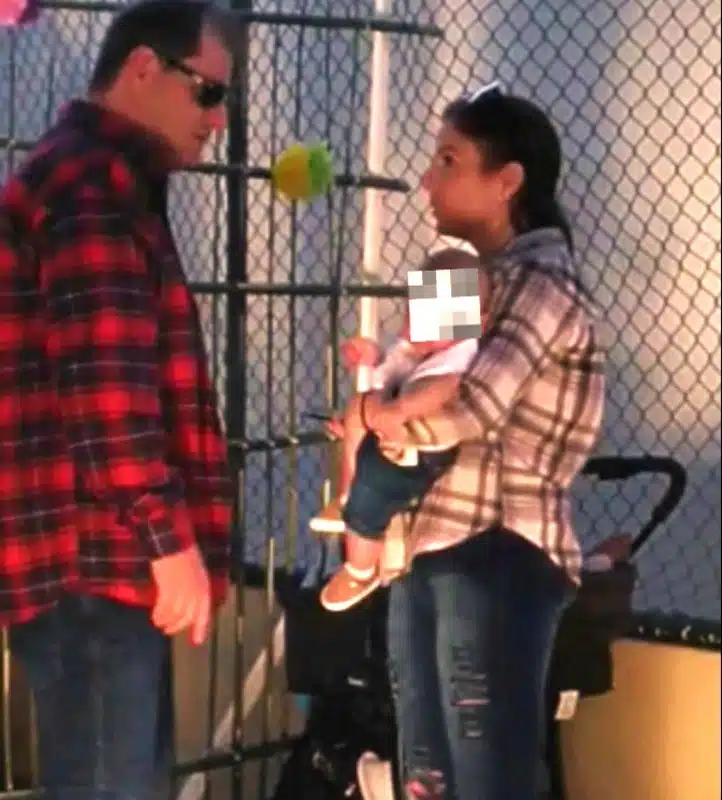 Suzane Von Richthofen com o marido e o filho