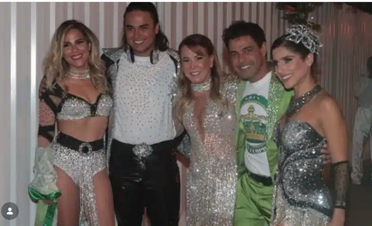 Zilu Gódoi e Zezé Di Camargo posa com os três filhos em rara foto e encanta