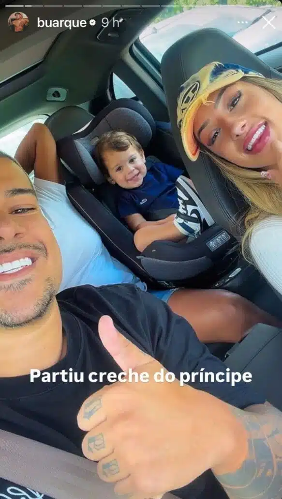 Buarque e Bia levando Kaleb para a creche