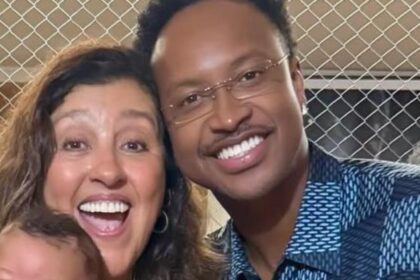 Regina Casé posa com bebê de Thiaguinho