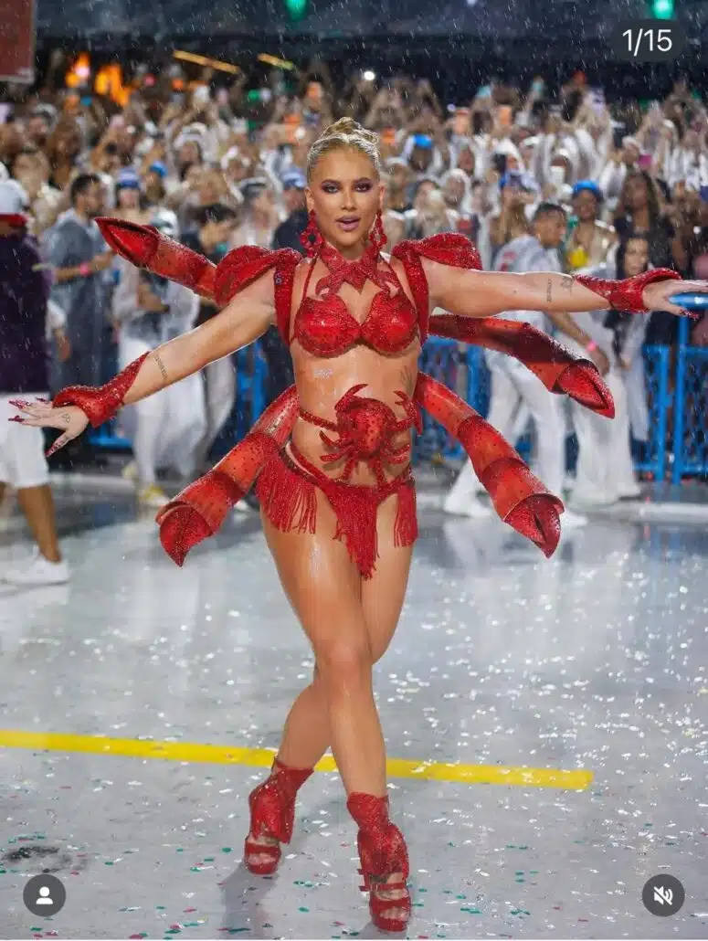 Virgínia Fonseca usa fantasia com detalhe na barriga