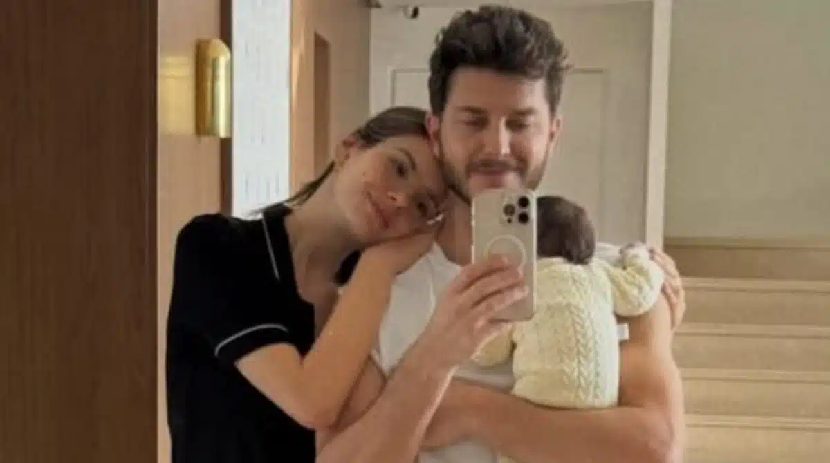 Camila Queiroz mostra sua bebê faz desabafo sobre maternidade