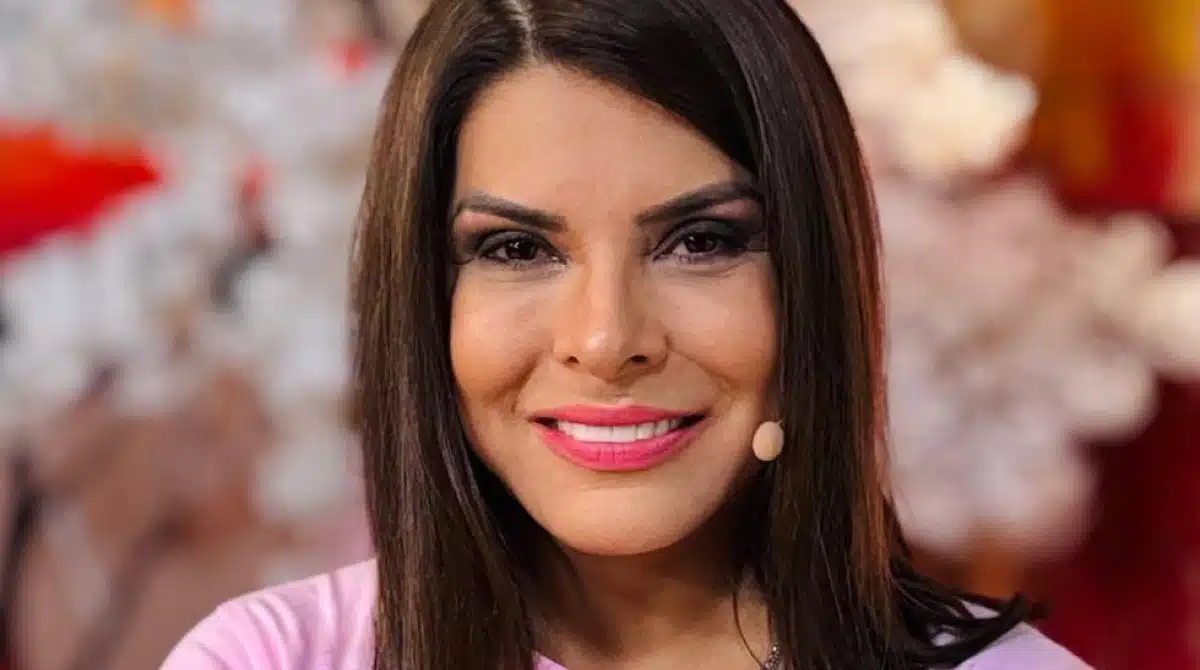 Mara Maravilha posa com o filho e o ex, nos EUA