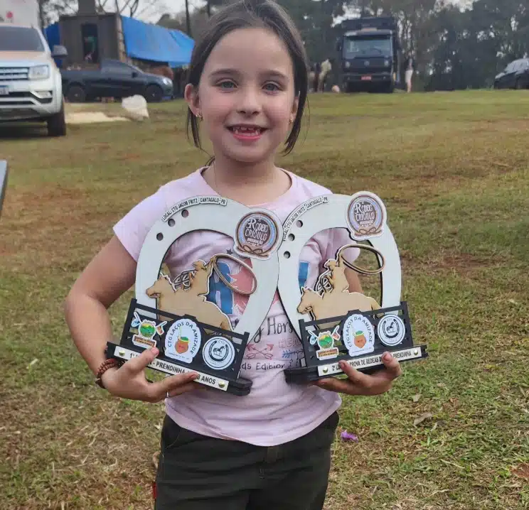 A menina Ana Júlia era campeã do laço