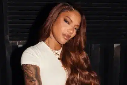 Ludmilla mostra presente de Dia das Mães e emociona