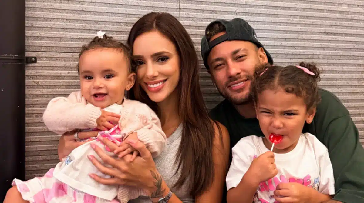 Neymar exibe quarto de brincar das filhas na mansão: "uma cidade"