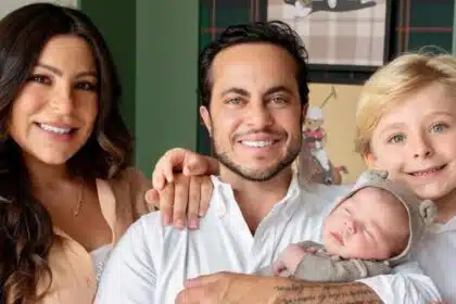 Andressa e Thammy Miranda mostram os olhos do bebê