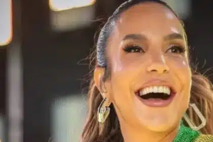 Filho de Ivete Sangalo surge com suposto namorado da mãe em evento