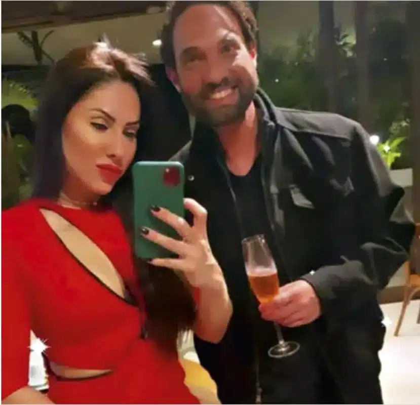Monique Medeiros ao lado de Jairo antes de Henry Borel partir