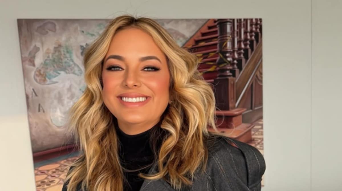 Ticiane Pinheiro posa com a caçula na festa junina da escola