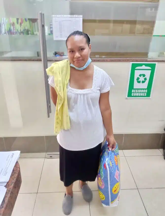 Pessoa que levou doações para a bebê