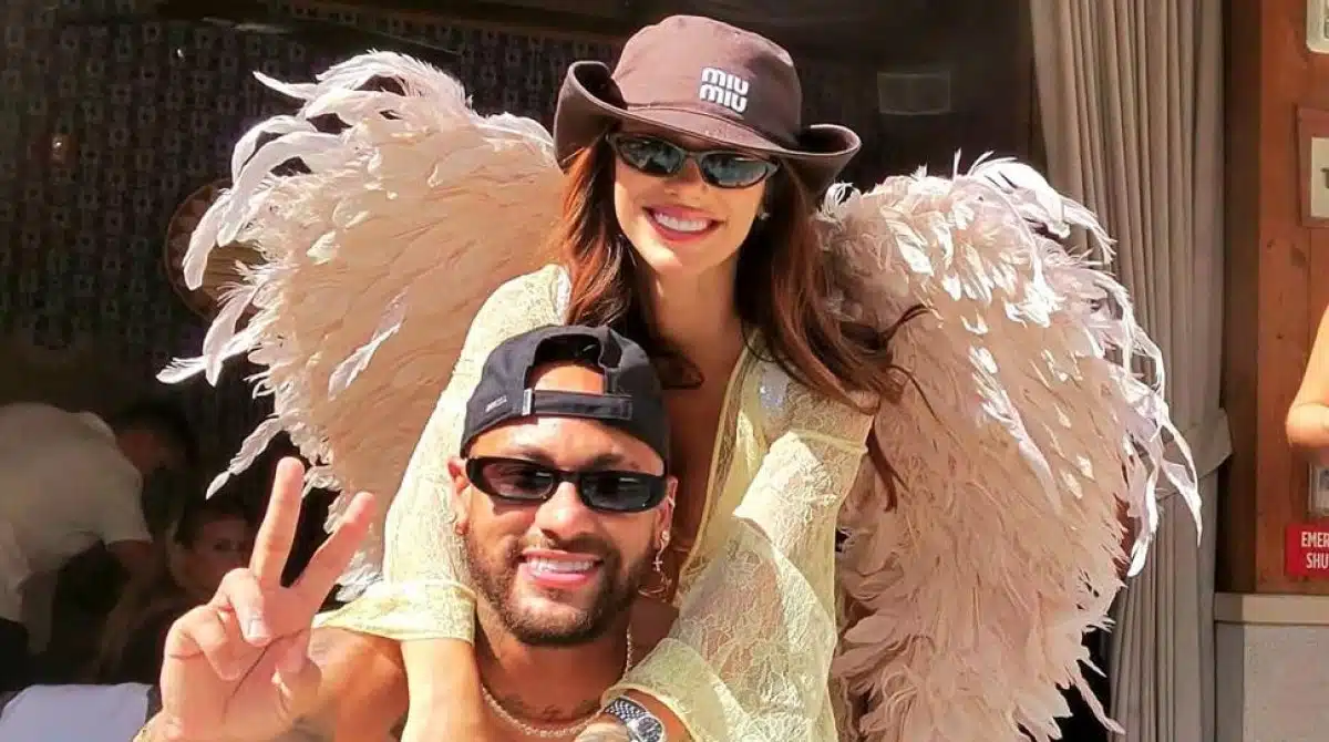 Grávida, Bruna Biancardi posa com Neymar em Las Vegas