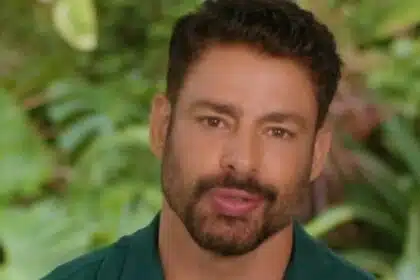 Cauã Reymond reencontra filha e faz desabafo