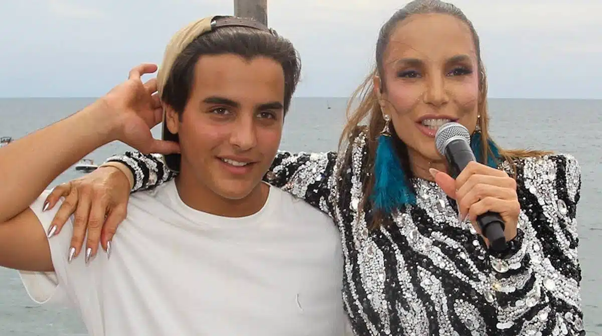 Ivete Sangalo mostra viagem com filho e novo namorado