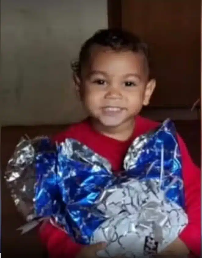 Menino de três anos que partiu por não ter dado bom dia ao pai