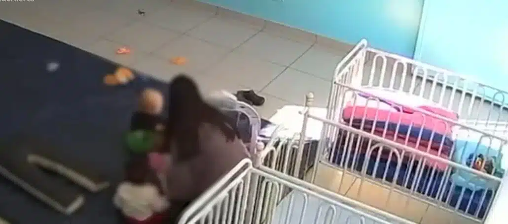 Mãe afirmou que creche demorou para denunciar a professora
