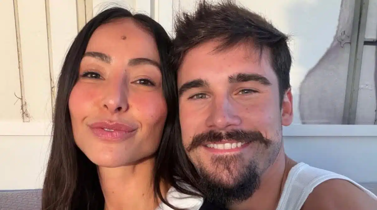 Sabrina Sato e Nicolas mostram o bebê