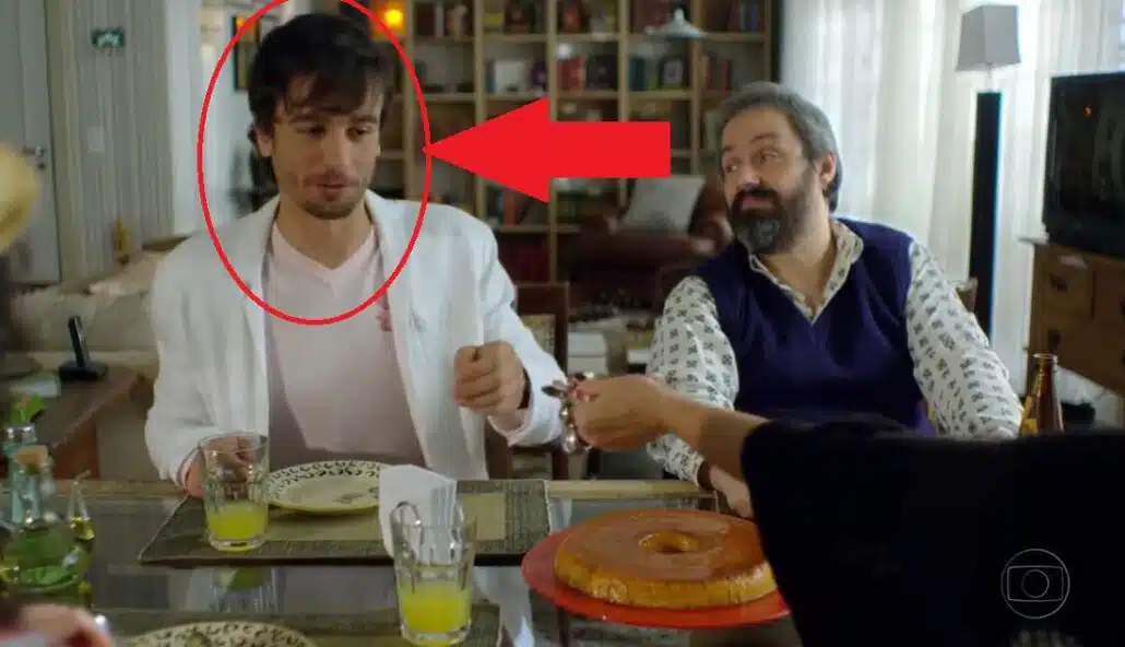 Marco Furlan atuando na série "Aline" ao lado do ator Daniel Dantas