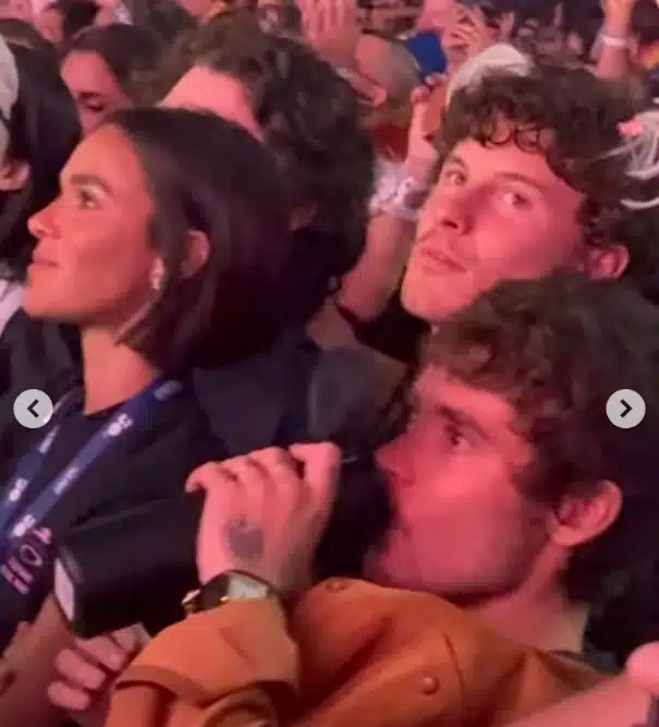 Bruna Marquezine junto com Shawn Mendes no show de Xuxa