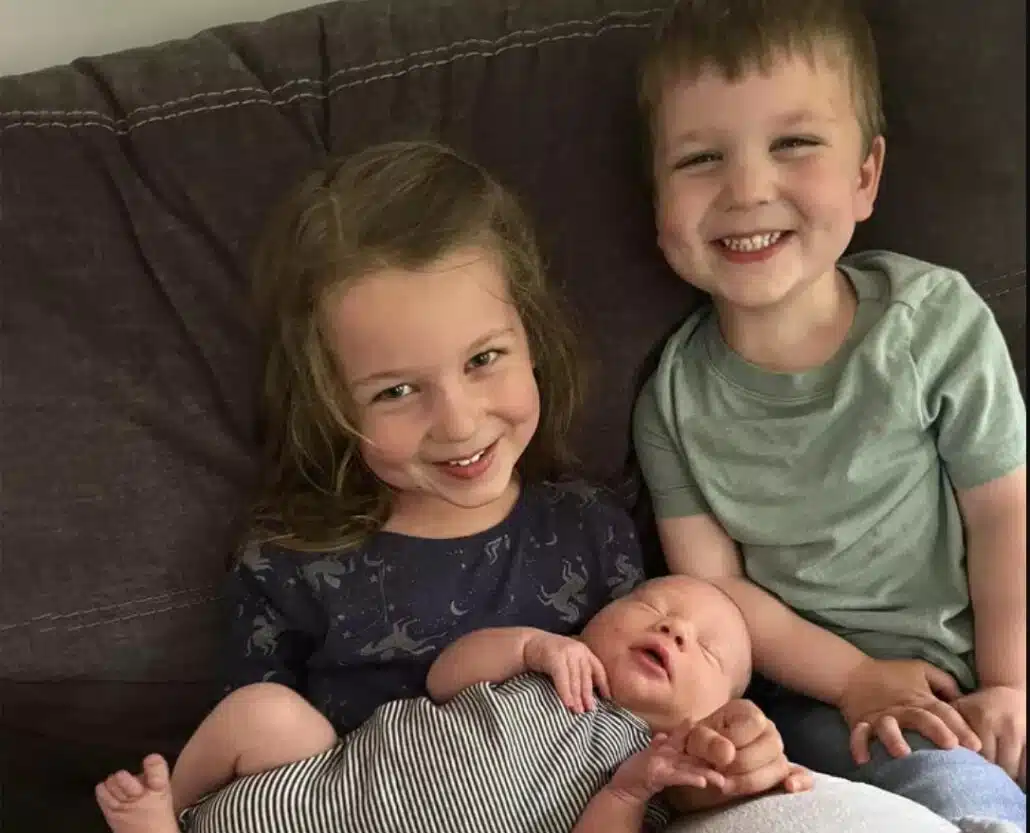 Filhos partiram após a mãe tirar sua vidas