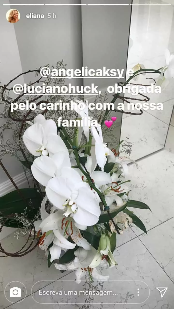 Angélica e Luciano Huck mandam flores para Eliana