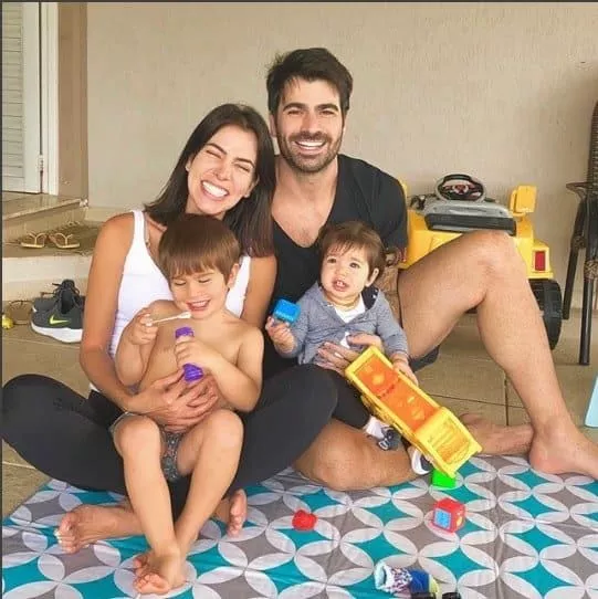 A linda família dos ex-BBBs Adriana Sant’Anna e Rodrigão