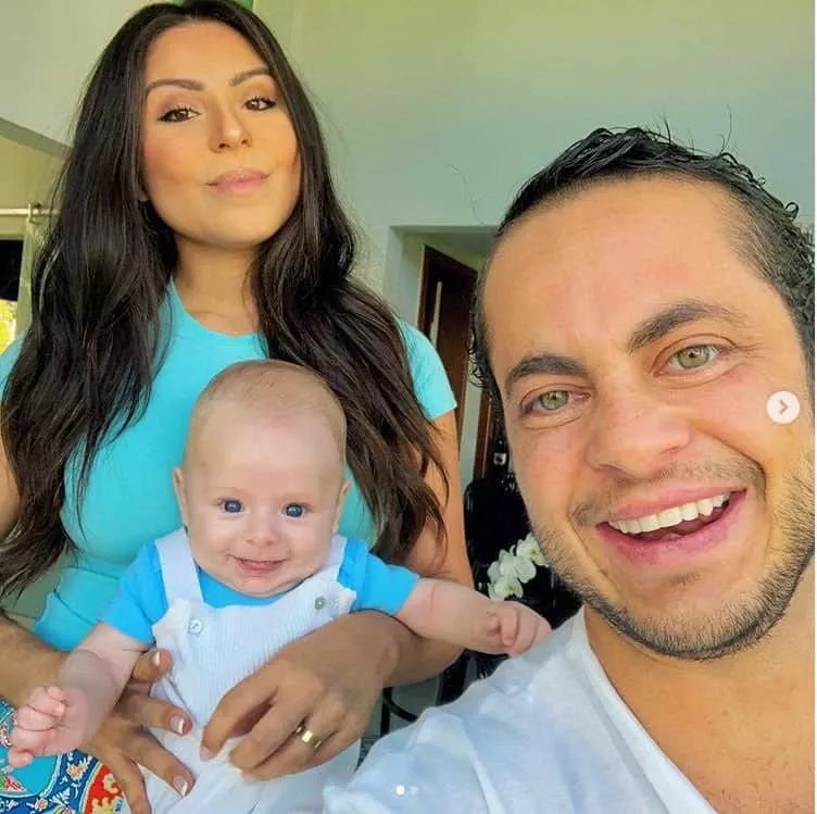 Andressa Ferreira e Thammy Miranda com seu bebê