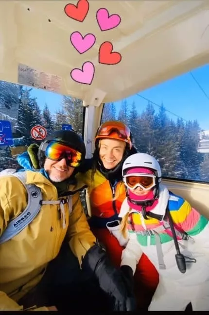 Angélica e Luciano Huck esquiando com a filha Eva