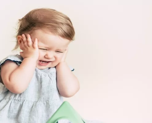 Entenda como os sons altos podem prejudicar o bebê