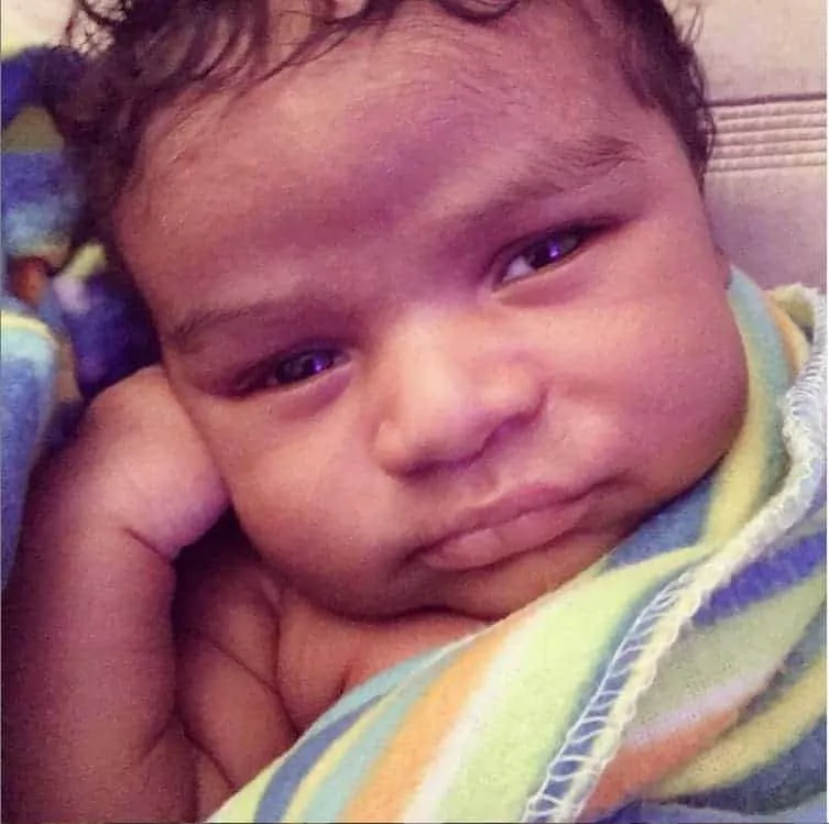 Bebê Ezra teve foto publicada por sua mãe