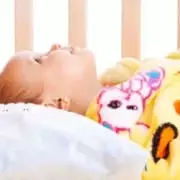 Aprenda os cuidados para deixar o Veja os cuidados necessários para o bebê dormir no berço
