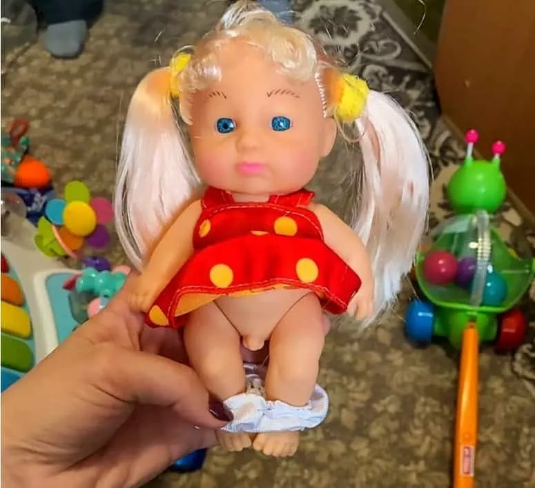 Boneca trans que foi vendida em loja da Rússia