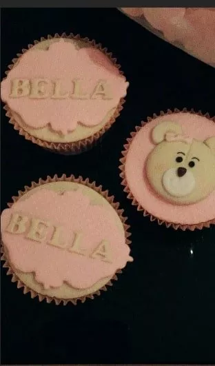Os detalhes personalizados da festa de um mês de vida de Bella
