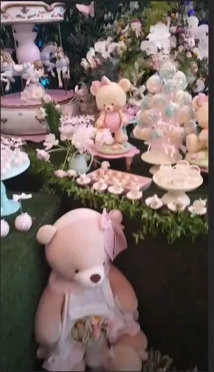 Ursos para todos os lados na festa de um ano da filha da apresentadora Eliana
