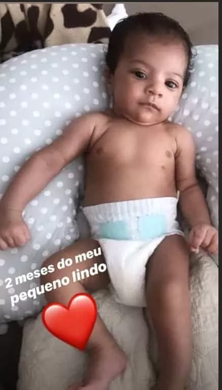 Felipe Araújo postou essa foto do filho