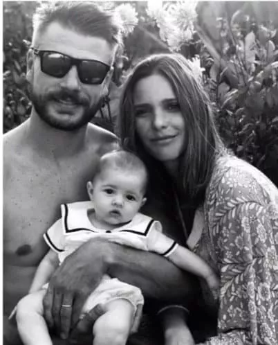 Rodrigo Hilbert e Fernanda Lima com sua bebê