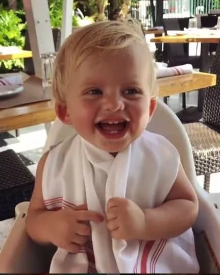 Karina Bacchi compartilhou um vídeo com o bebê Enrico dando risada