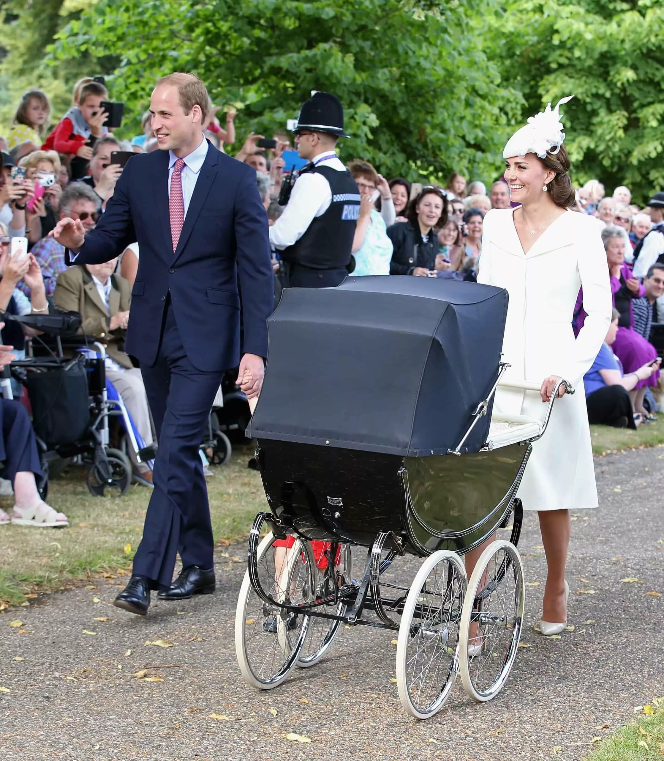O carrinho de bebê usado por membros da realeza britânica 