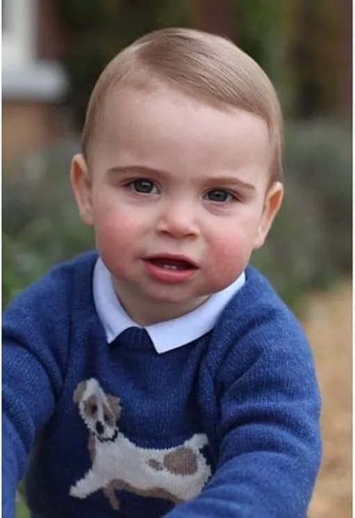 A duquesa Kate Middleton várias fotos do príncipe Louis
