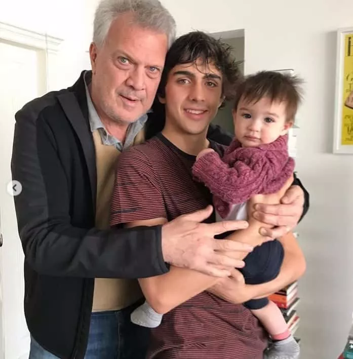 Pedro Bial em foto rara com dois de seus filhos