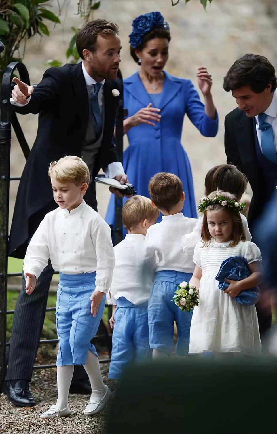 No casamento do príncipe Harry com Meghan Markle, Príncipe George e princesa Charlotte foram pajem