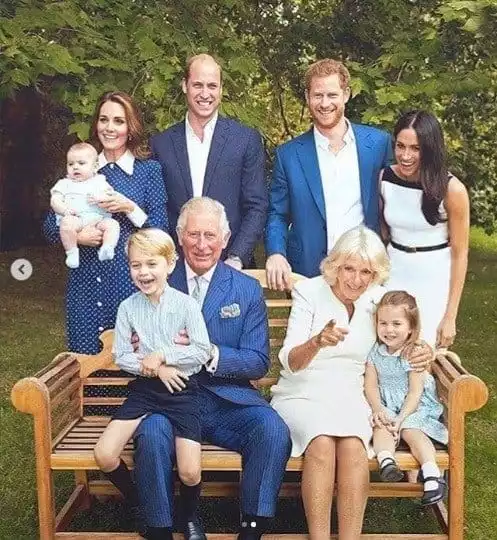 Família Real reunida para uma bela foto