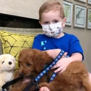 Durante o tratamento contra o câncer, o menino quis ganhar um cachorro