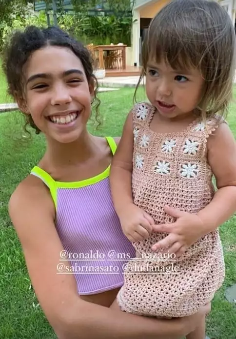 Zoe, bebê de Sabrina Sato, com a filha de Ronaldo